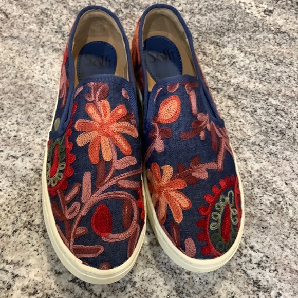 SOFFT SLIP ON BLUE/FLOWER 7M - Picture 1 of 3